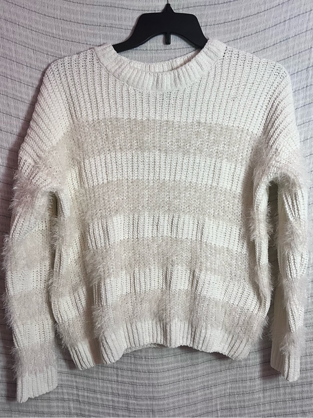 Derek Heart White Fuzzy Stripe Crewneck Sweater